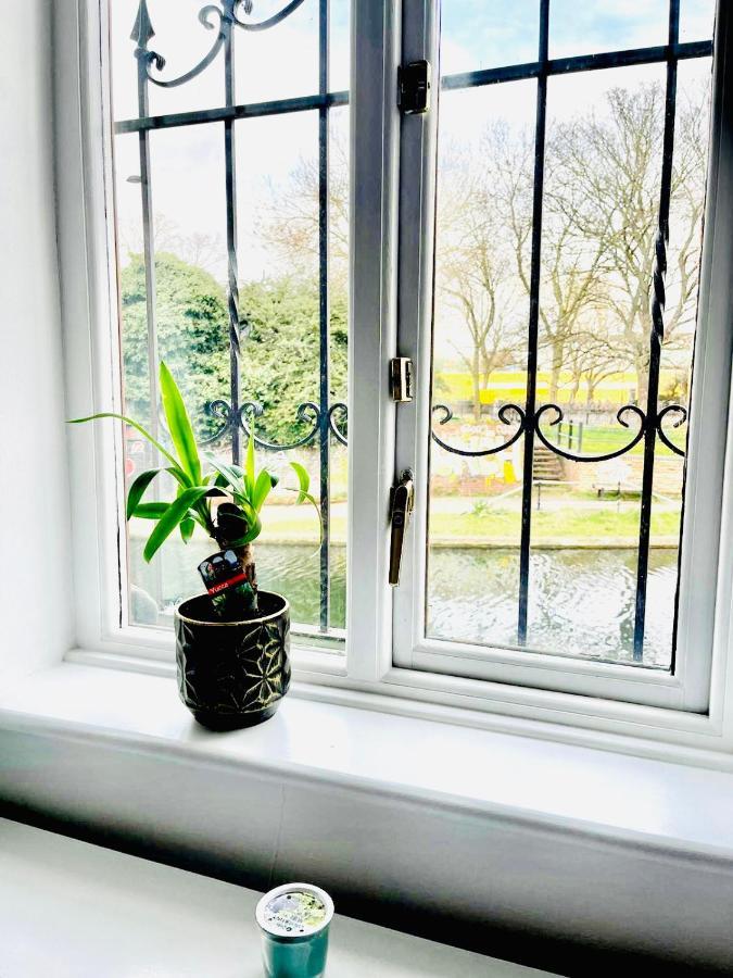 Amazing Location - City Of London- 2 Bedroom Stunning Canal View House With Private Garden,Parking & Balcony 外观 照片
