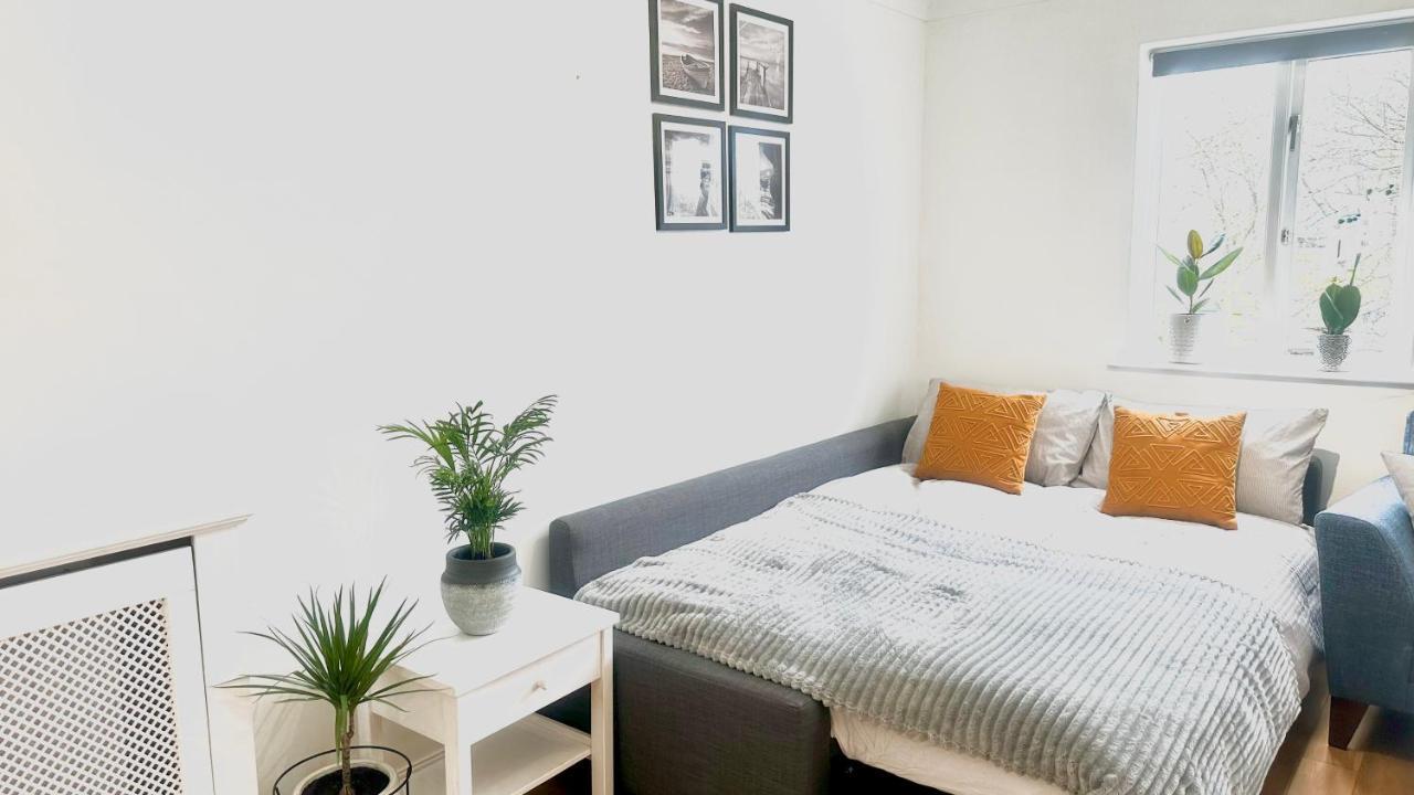Amazing Location - City Of London- 2 Bedroom Stunning Canal View House With Private Garden,Parking & Balcony 外观 照片