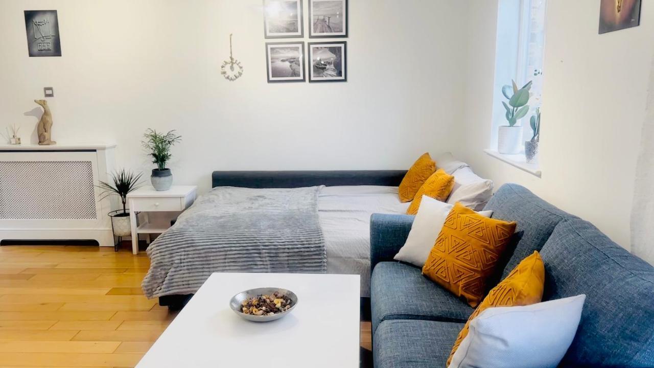 Amazing Location - City Of London- 2 Bedroom Stunning Canal View House With Private Garden,Parking & Balcony 外观 照片