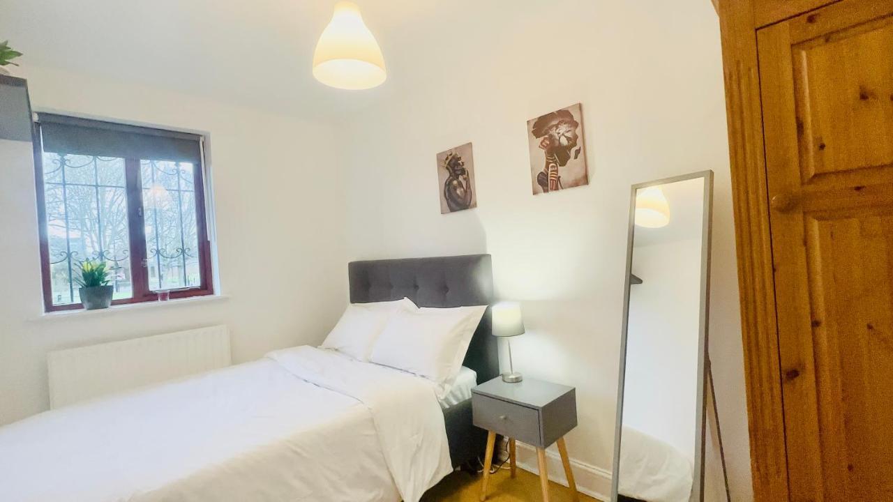 Amazing Location - City Of London- 2 Bedroom Stunning Canal View House With Private Garden,Parking & Balcony 外观 照片