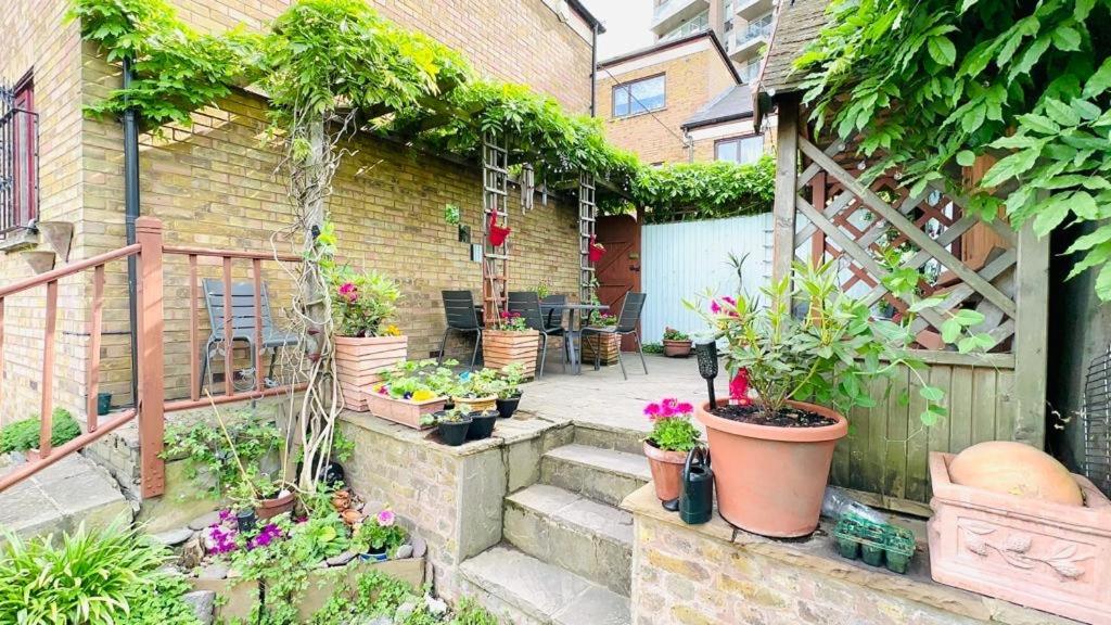Amazing Location - City Of London- 2 Bedroom Stunning Canal View House With Private Garden,Parking & Balcony 外观 照片